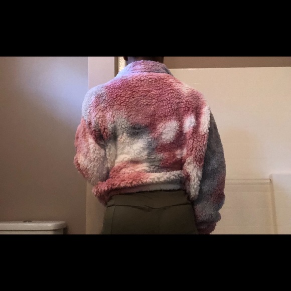 Sherpa Pullover - Picture 6 of 6